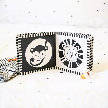 Livre contrasté pour bébé avec ouvertures