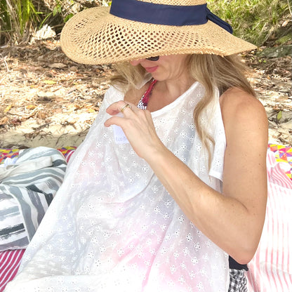 Cape d'allaitement brodée