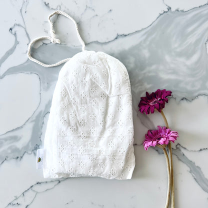 Cape d'allaitement brodée