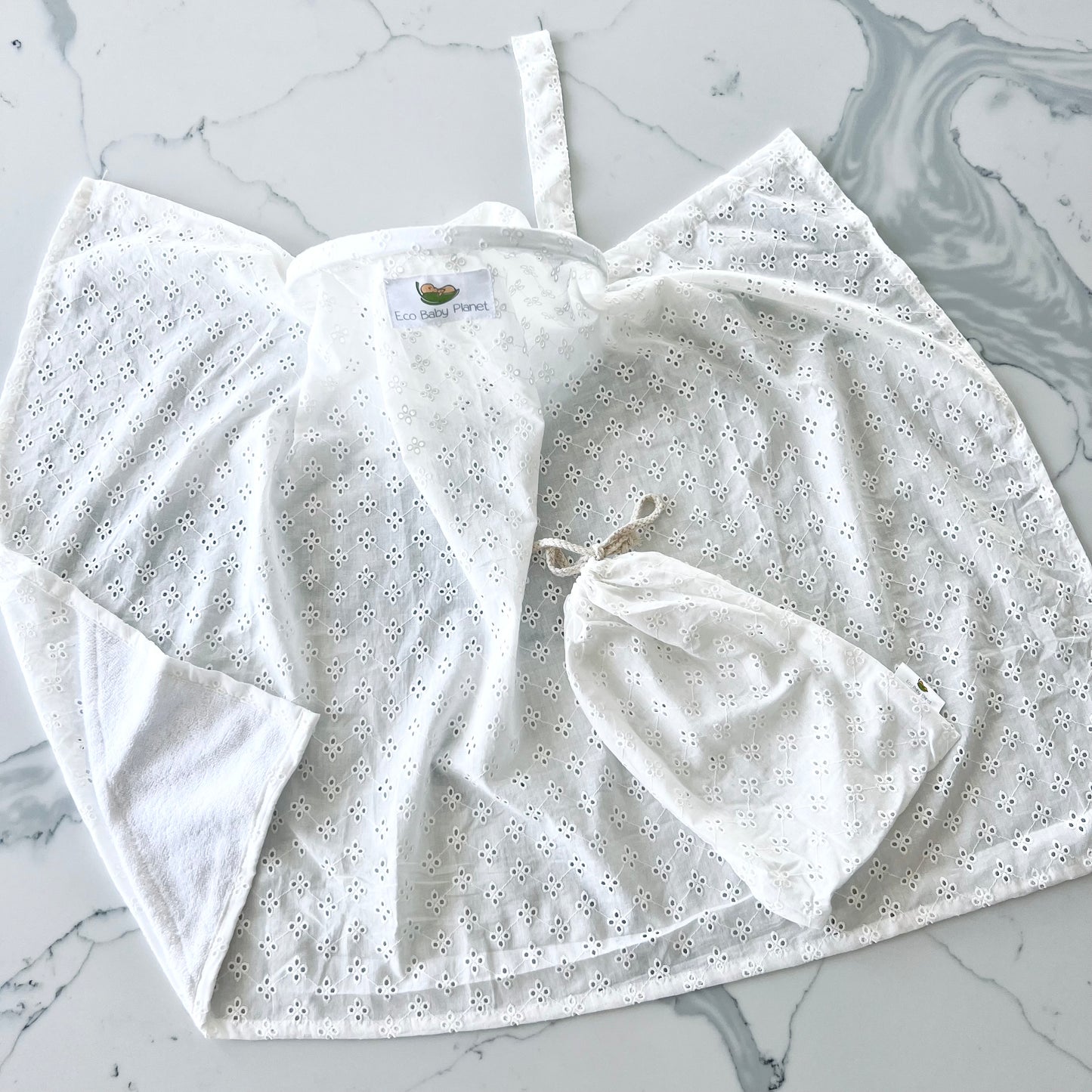 Cape d'allaitement brodée